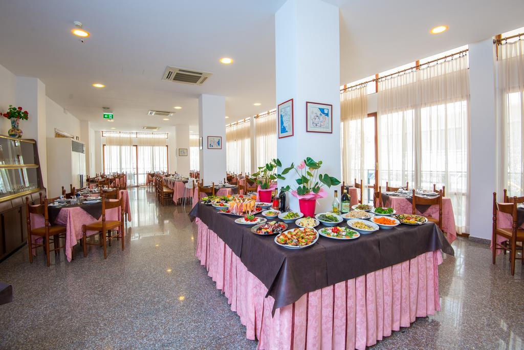Hotel Venezia Cattolica Exterior photo