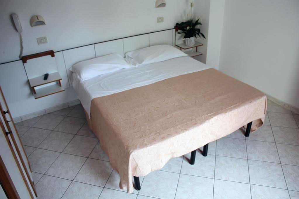 Hotel Venezia Cattolica Exterior photo