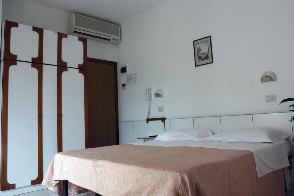 Hotel Venezia Cattolica Exterior photo
