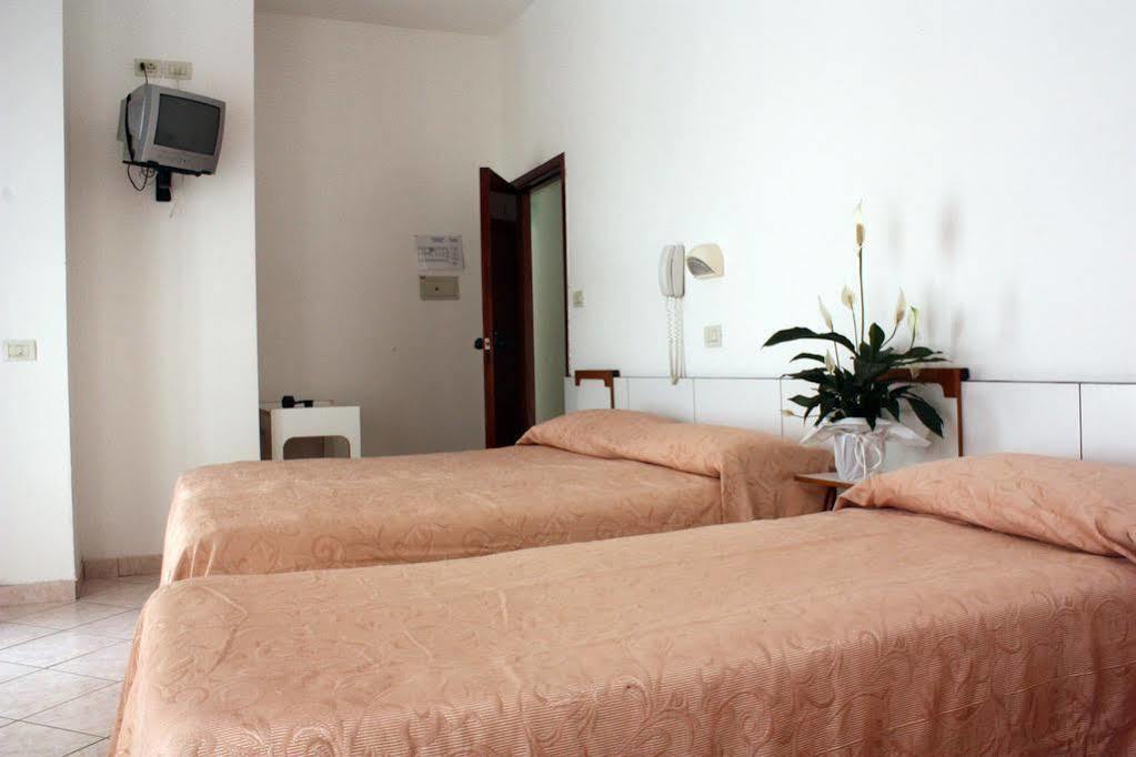 Hotel Venezia Cattolica Exterior photo